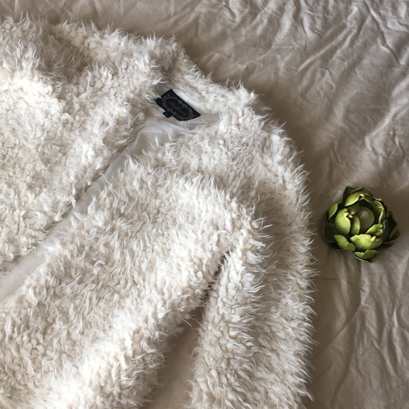 AMBIANCE/ plush faux fur jacket - Picture 4 of 8